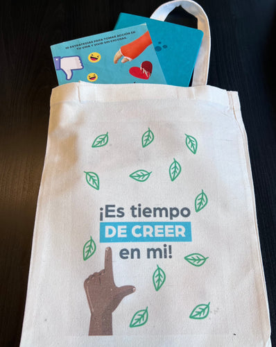 Colección ¡Enfócate! Tote bag, planificador y libro para trabajar en mantener el enfoque.